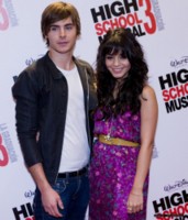 Vanessa Hudgens Sweatshirt #1523350