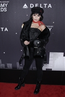 Vanessa Hudgens Sweatshirt #3036473