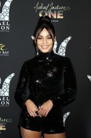 Vanessa Hudgens Sweatshirt #3814934