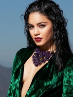 Vanessa Hudgens t-shirt #3828184