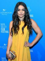 Vanessa Hudgens Tank Top #3922065