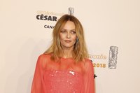 Vanessa Paradis Sweatshirt #3122976