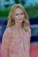 Vanessa Paradis t-shirt #3955870
