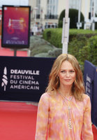 Vanessa Paradis hoodie #3955881