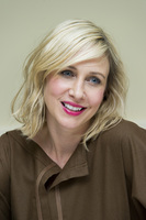 Vera Farmiga t-shirt #2338520