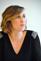 Vera Farmiga longsleeve t-shirt #2493663