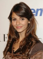 Victoria Justice t-shirt #1512343