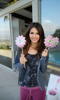 Victoria Justice t-shirt #2007540