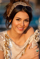 Victoria Justice Longsleeve T-shirt #2633153