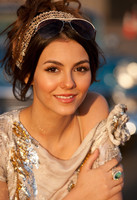 Victoria Justice Longsleeve T-shirt #2633181