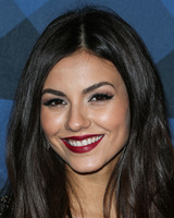Victoria Justice Longsleeve T-shirt #2767579