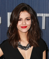 Victoria Justice Longsleeve T-shirt #2767602