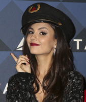 Victoria Justice Longsleeve T-shirt #2767606