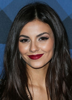 Victoria Justice Longsleeve T-shirt #2767616