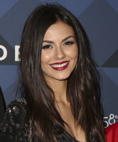 Victoria Justice Longsleeve T-shirt #2767622