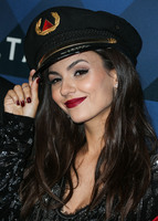 Victoria Justice Longsleeve T-shirt #2767644