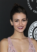 Victoria Justice Longsleeve T-shirt #3027359