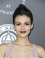 Victoria Justice Longsleeve T-shirt #3027393