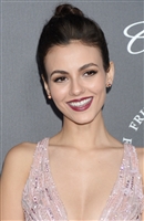 Victoria Justice Longsleeve T-shirt #3027439