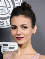 Victoria Justice Longsleeve T-shirt #3027554