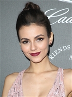Victoria Justice Longsleeve T-shirt #3027584