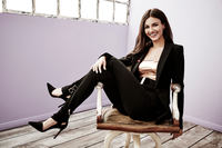 Victoria Justice Longsleeve T-shirt #3244543
