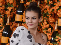 Victoria Justice Longsleeve T-shirt #3813199