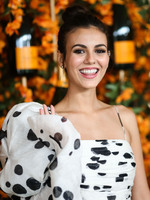 Victoria Justice Longsleeve T-shirt #3813228