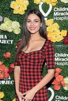 Victoria Justice Longsleeve T-shirt #3813369