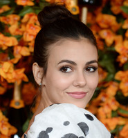 Victoria Justice Tank Top #3813409