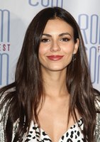 Victoria Justice Longsleeve T-shirt #3869905
