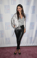 Victoria Justice Longsleeve T-shirt #3869952