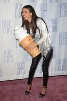 Victoria Justice Longsleeve T-shirt #3870077