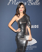 Victoria Justice Longsleeve T-shirt #3946064