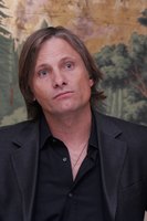 Viggo Mortensen magic mug #G584271