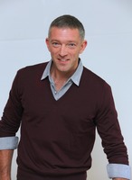 Vincent Cassel Longsleeve T-shirt #2445420