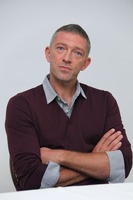 Vincent Cassel magic mug #G748135