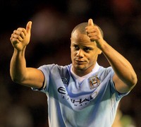 Vincent Kompany Longsleeve T-shirt #2386182