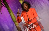 Viola Davis Sweatshirt #2875796