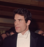 Warren Beatty mug #G910119