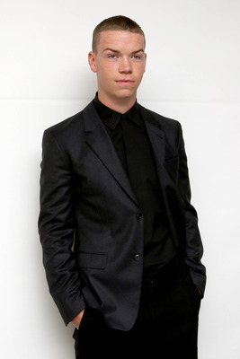 Will Poulter Mouse Pad 2596156