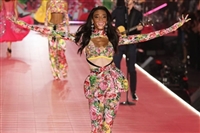 Winnie Harlow Sweatshirt #3635670