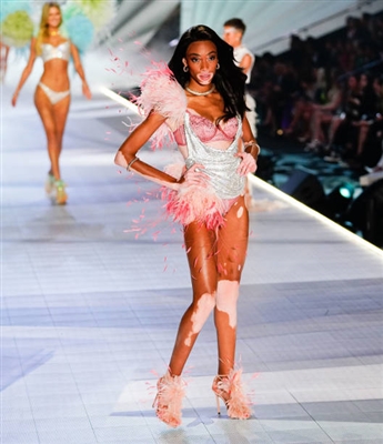 Winnie Harlow Poster 3636149