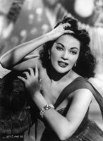 Yvonne De Carlo mug #G827285