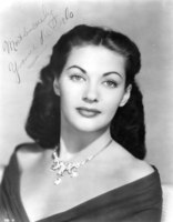 Yvonne De Carlo longsleeve t-shirt #2560468