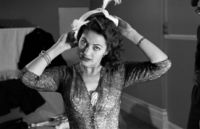 Yvonne De Carlo Sweatshirt #2607411