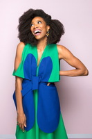 Yvonne Orji Longsleeve T-shirt #3677361