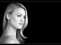 Yvonne Strahovski t-shirt #2368349