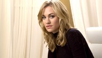 Yvonne Strahovski t-shirt #2368352