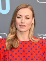 Yvonne Strahovski tote bag #G1254704